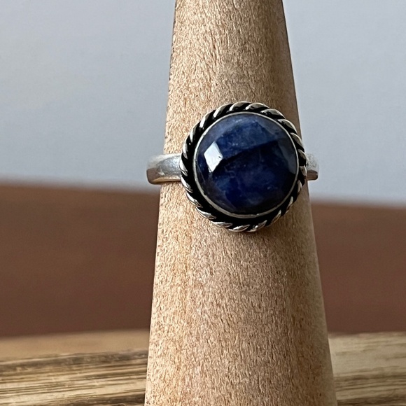 Artisan Jewelry - FACETED SAPPHIRE GEMSTONE RING STAMPED 925 SILVER PLATED SIZE 6.25